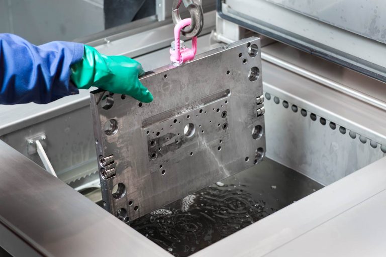 Mould and Tool Cleaning FinnSonic